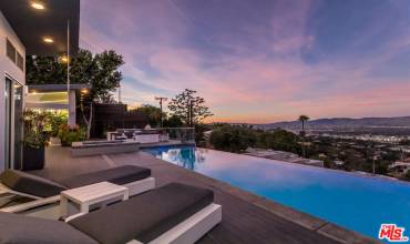 7275 Mulholland Drive, Los Angeles, California 90068, 2 Bedrooms Bedrooms, ,2 BathroomsBathrooms,Residential Lease,Rent,7275 Mulholland Drive,24453783