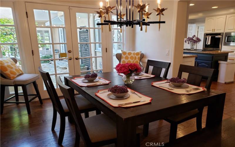 Breakfast Room off kitchen opens to Atrium