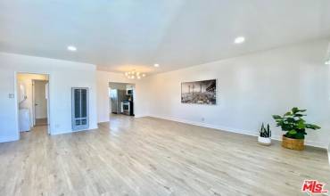 1217 N Virgil Avenue 5, Los Angeles, California 90029, 2 Bedrooms Bedrooms, ,1 BathroomBathrooms,Residential Lease,Rent,1217 N Virgil Avenue 5,24454445