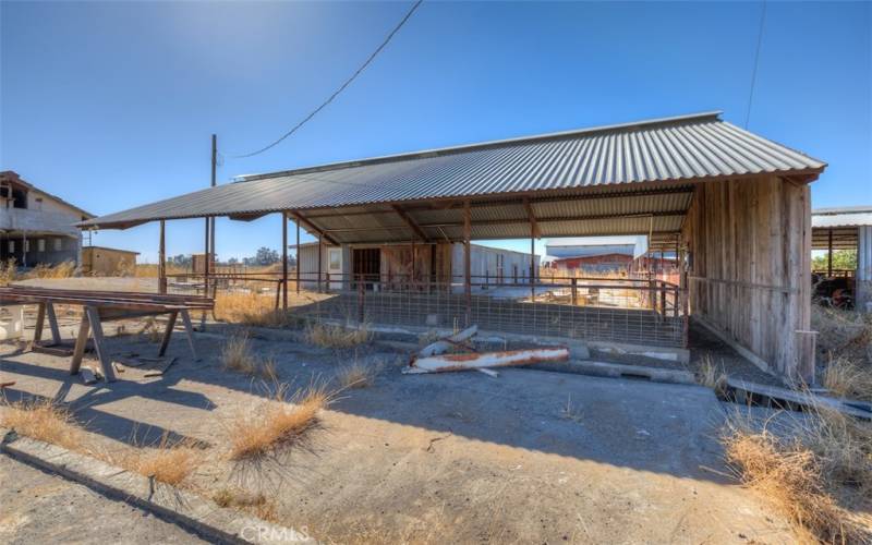 Livestock barn