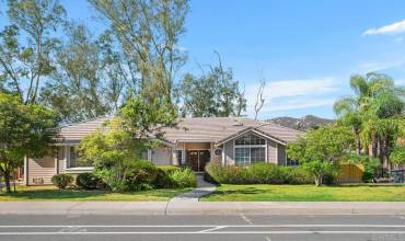 1408 W Country Club Lane, Escondido, California 92026, 3 Bedrooms Bedrooms, ,2 BathroomsBathrooms,Residential,Buy,1408 W Country Club Lane,NDP2409137