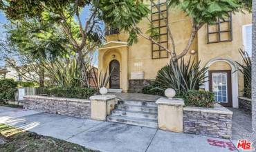 3833 Huron Avenue 4, Culver City, California 90232, 3 Bedrooms Bedrooms, ,2 BathroomsBathrooms,Residential Lease,Rent,3833 Huron Avenue 4,24452228