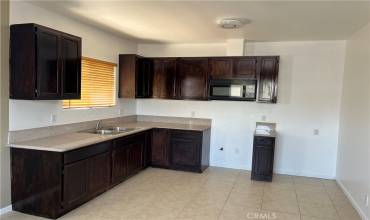 4801 S Normandie Avenue, Los Angeles, California 90037, 2 Bedrooms Bedrooms, ,1 BathroomBathrooms,Residential Lease,Rent,4801 S Normandie Avenue,DW24214865