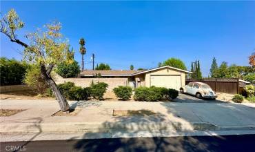 20523 Tiara Street, Woodland Hills, California 91367, 4 Bedrooms Bedrooms, ,2 BathroomsBathrooms,Residential,Buy,20523 Tiara Street,SR24214165