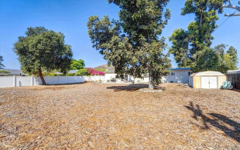 CHECK OUT THIS AMAZING LARGE  LANDSCAPED YARD. HOME SITS ON 0.31/ACRE WITH SO MUCH POTENTIAL TO EXECUTE WITH YOUR IMAGINATION! ADU?, POOL?, BBQ ENTERTAINERS DELIGHT?