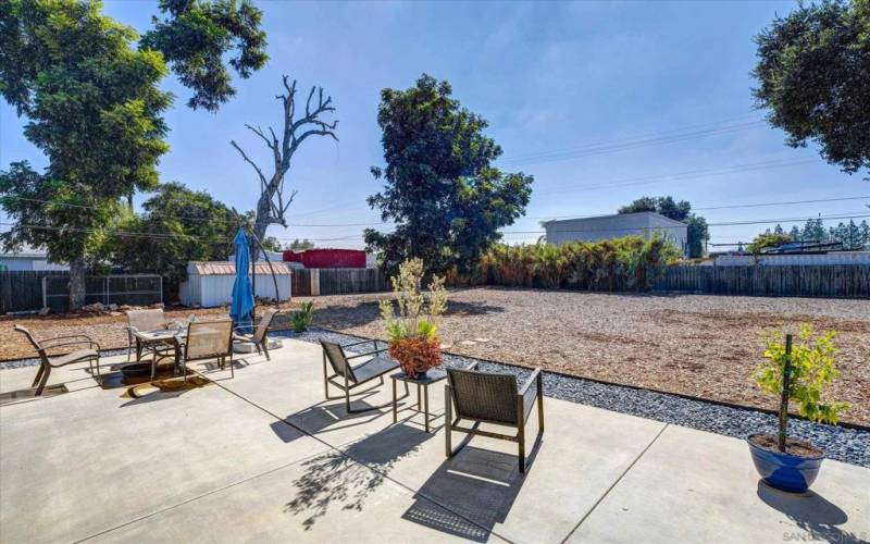 CHECK OUT THIS AMAZING LARGE  LANDSCAPED YARD. HOME SITS ON 0.31/ACRE WITH SO MUCH POTENTIAL TO EXECUTE WITH YOUR IMAGINATION! ADU?, POOL?, BBQ ENTERTAINERS DELIGHT?