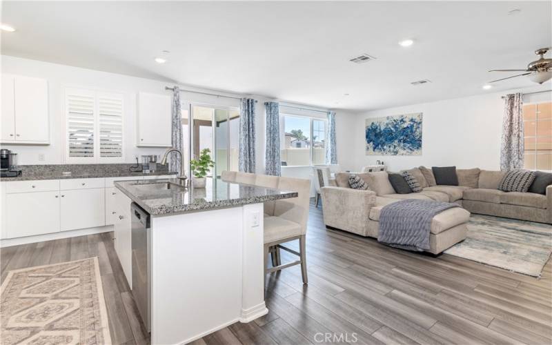 Kitchen, Living Room combo