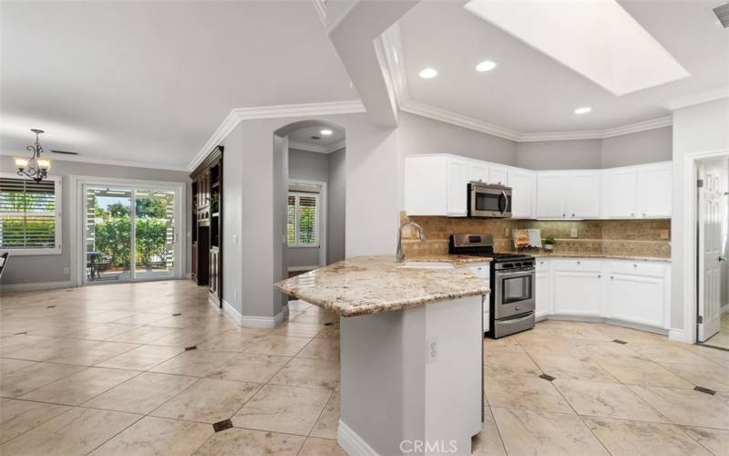 Light and Bright Kitchen