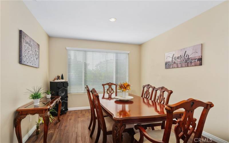 FORMAL DINING ROOM