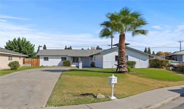 3708 Thoreson Avenue, Bakersfield, California 93309, 3 Bedrooms Bedrooms, ,2 BathroomsBathrooms,Residential,Buy,3708 Thoreson Avenue,SR24212758