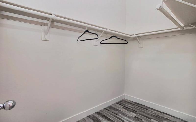 Walk-in Closet