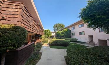 5403 Newcastle Avenue 69, Encino, California 91316, 2 Bedrooms Bedrooms, ,2 BathroomsBathrooms,Residential,Buy,5403 Newcastle Avenue 69,SR24213856