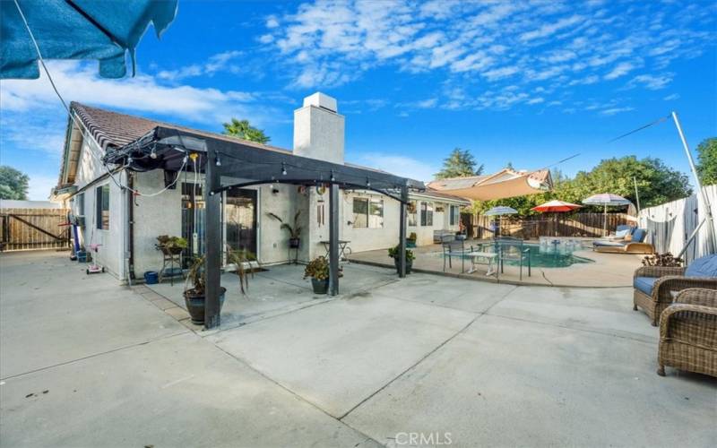 covered patio - left is the RV Boat Trailer parking