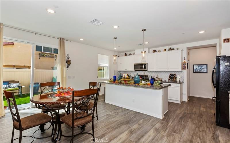 Kitchen & Dinning Area