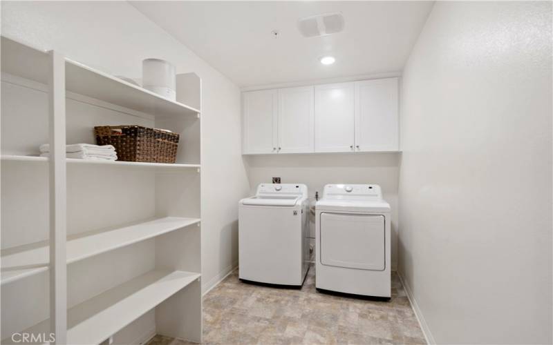 Oversized laundry room