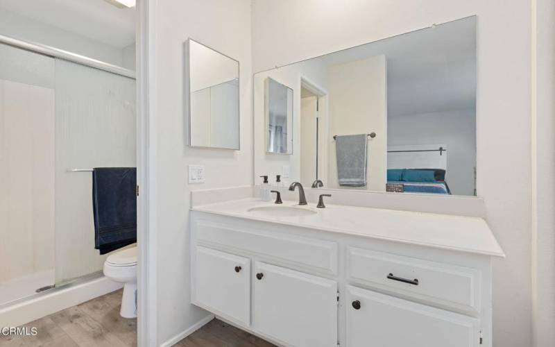 11-web-or-mls-11 - Primary Bathroom