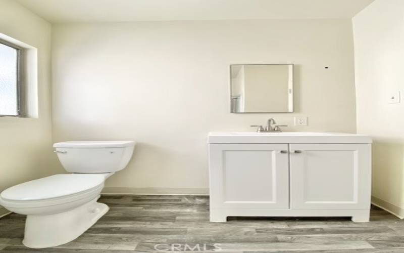 Bathroom - neat and clean with vanity