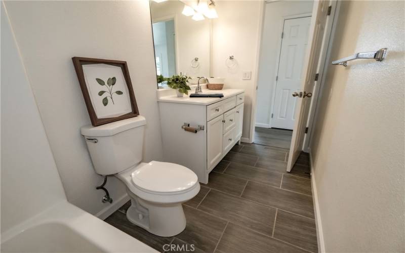 Guest bath from tub/shower