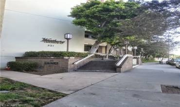 321 S San Vicente Boulevard 207, Los Angeles, California 90048, 2 Bedrooms Bedrooms, ,2 BathroomsBathrooms,Residential,Buy,321 S San Vicente Boulevard 207,GD24202074