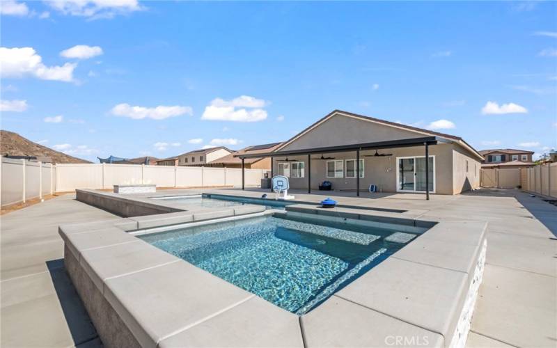 Relax in your very own very large Jacuzzi