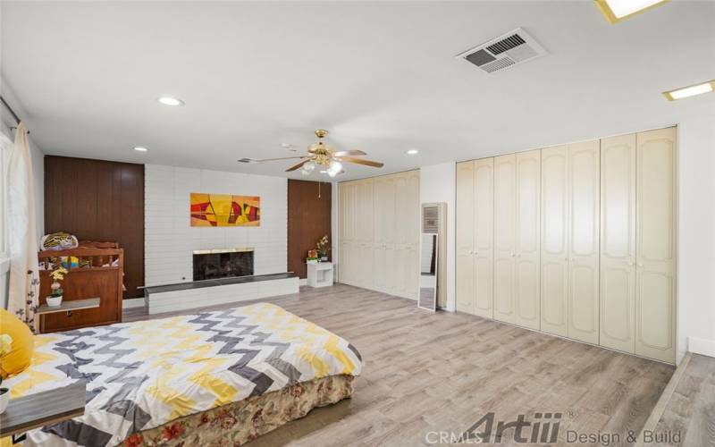 large bedroom or entertainment room