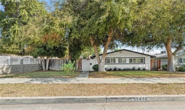 11414 Haskell Avenue, Granada Hills, California 91344, 4 Bedrooms Bedrooms, ,2 BathroomsBathrooms,Residential,Buy,11414 Haskell Avenue,SR24215106