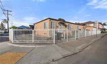 801 E Elm Street, Compton, California 90221, 4 Bedrooms Bedrooms, ,2 BathroomsBathrooms,Residential,Buy,801 E Elm Street,DW24213833