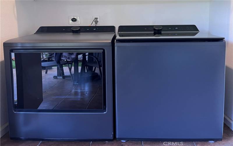 Brand New LG SMART Matte Black Washer and Dryer - 10/30/2024