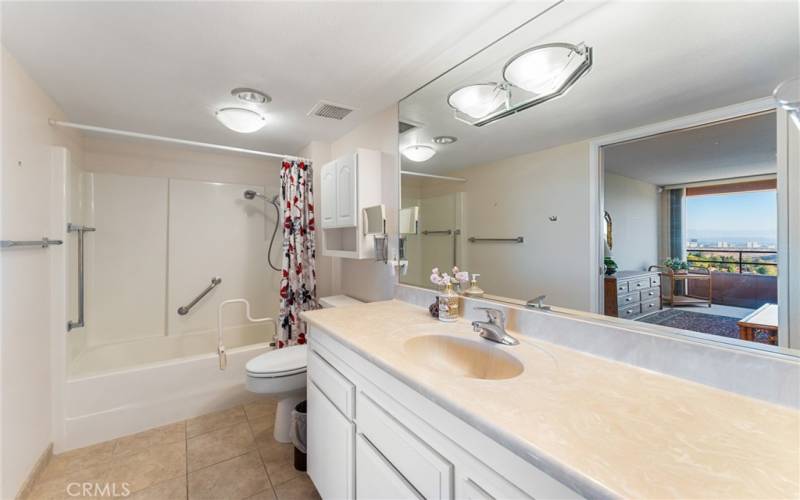 Bathroom Suite remodeled for privacy