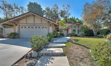 822 Calle Arroyo, San Dimas, California 91773, 4 Bedrooms Bedrooms, ,2 BathroomsBathrooms,Residential,Buy,822 Calle Arroyo,AR24190458