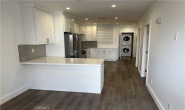 1168 W 38th Street 1170 1/2, Los Angeles, California 90037, 2 Bedrooms Bedrooms, ,1 BathroomBathrooms,Residential Lease,Rent,1168 W 38th Street 1170 1/2,CV24214472