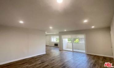 1835 Camden Avenue 204, Los Angeles, California 90025, 2 Bedrooms Bedrooms, ,2 BathroomsBathrooms,Residential Lease,Rent,1835 Camden Avenue 204,24420661