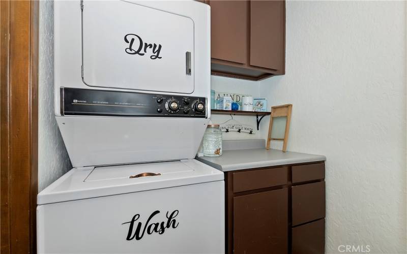 Stackable washer/dryer to remain