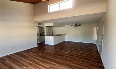 18350 Hatteras Street 207, Tarzana, California 91356, 2 Bedrooms Bedrooms, ,1 BathroomBathrooms,Residential Lease,Rent,18350 Hatteras Street 207,SR24218036