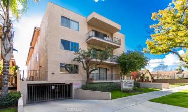 819 S Sixth Street 303, Burbank, California 91501, 2 Bedrooms Bedrooms, ,2 BathroomsBathrooms,Residential Lease,Rent,819 S Sixth Street 303,BB24216913