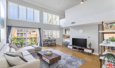 1154 S Barrington Avenue 306, Los Angeles, California 90049, 2 Bedrooms Bedrooms, ,2 BathroomsBathrooms,Residential,Buy,1154 S Barrington Avenue 306,24454069