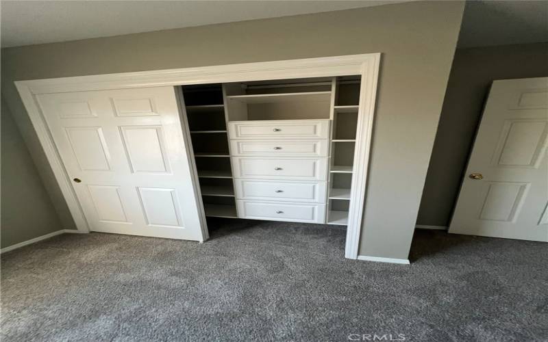 California closets in the bedroom