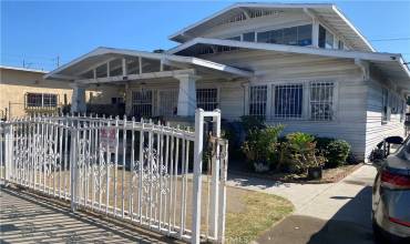 1670 E 85th Street, Los Angeles, California 90001, 3 Bedrooms Bedrooms, ,1 BathroomBathrooms,Residential,Buy,1670 E 85th Street,DW24211416