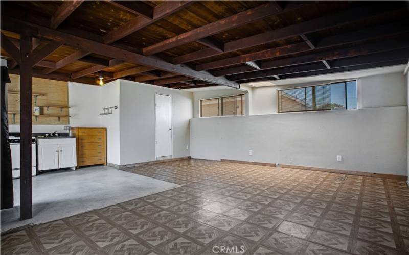 Bonus room with kitchenette