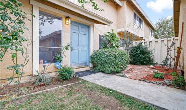 10125 De Soto Avenue 6, Chatsworth, California 91311, 3 Bedrooms Bedrooms, ,1 BathroomBathrooms,Residential,Buy,10125 De Soto Avenue 6,SR24218294