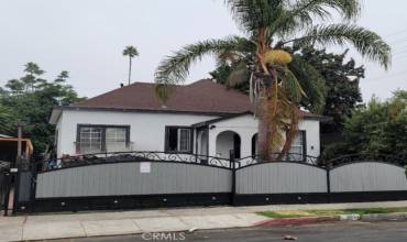 319 W 67th Street, Los Angeles, California 90003, 5 Bedrooms Bedrooms, ,2 BathroomsBathrooms,Residential Income,Buy,319 W 67th Street,SR24214120