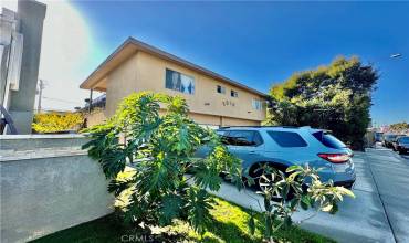 2010 Manhattan Beach Boulevard B, Redondo Beach, California 90278, 2 Bedrooms Bedrooms, ,2 BathroomsBathrooms,Residential Lease,Rent,2010 Manhattan Beach Boulevard B,SB24215775