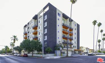 900 S Kenmore Avenue 502, Los Angeles, California 90006, 2 Bedrooms Bedrooms, ,2 BathroomsBathrooms,Residential Lease,Rent,900 S Kenmore Avenue 502,24455819