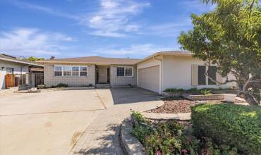 1077 Sierra Madre Drive, Salinas, California 93901, 3 Bedrooms Bedrooms, ,2 BathroomsBathrooms,Residential,Buy,1077 Sierra Madre Drive,ML81982908