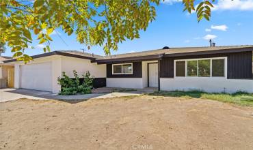 5905 Camp Street, Bakersfield, California 93307, 3 Bedrooms Bedrooms, ,2 BathroomsBathrooms,Residential,Buy,5905 Camp Street,FR24211496