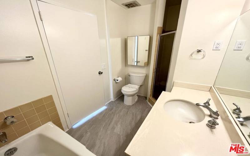 En-Suite Bathroom