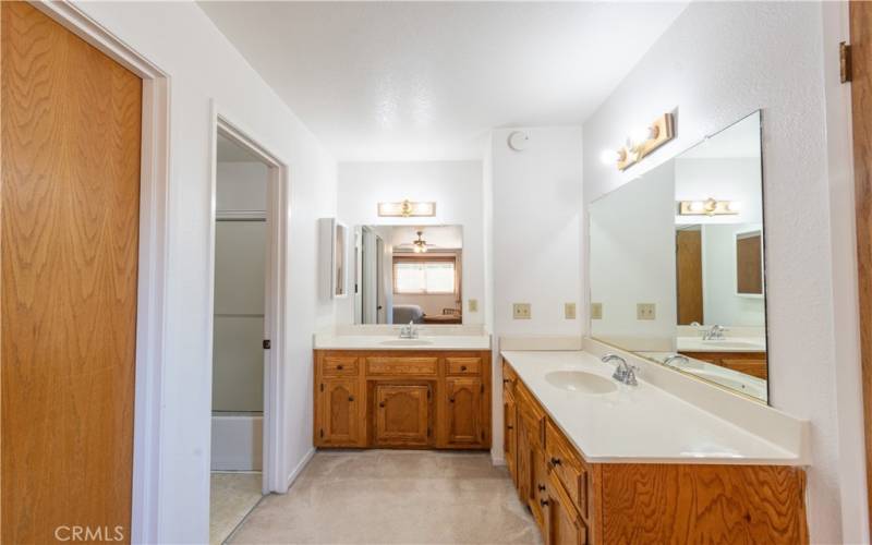 Dual Sinks, Walk in Closet