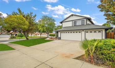 6770 Topaz Street, Rancho Cucamonga, California 91701, 4 Bedrooms Bedrooms, ,3 BathroomsBathrooms,Residential,Buy,6770 Topaz Street,SB24209295