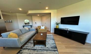 3909 Voltaire St 110, San Diego, California 92107, 1 Bedroom Bedrooms, ,1 BathroomBathrooms,Residential Lease,Rent,3909 Voltaire St 110,240025142SD