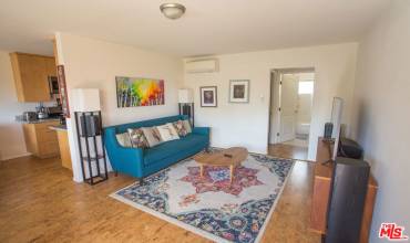 4209 McLaughlin Avenue 4, Los Angeles, California 90066, 1 Bedroom Bedrooms, ,1 BathroomBathrooms,Residential Lease,Rent,4209 McLaughlin Avenue 4,24455863